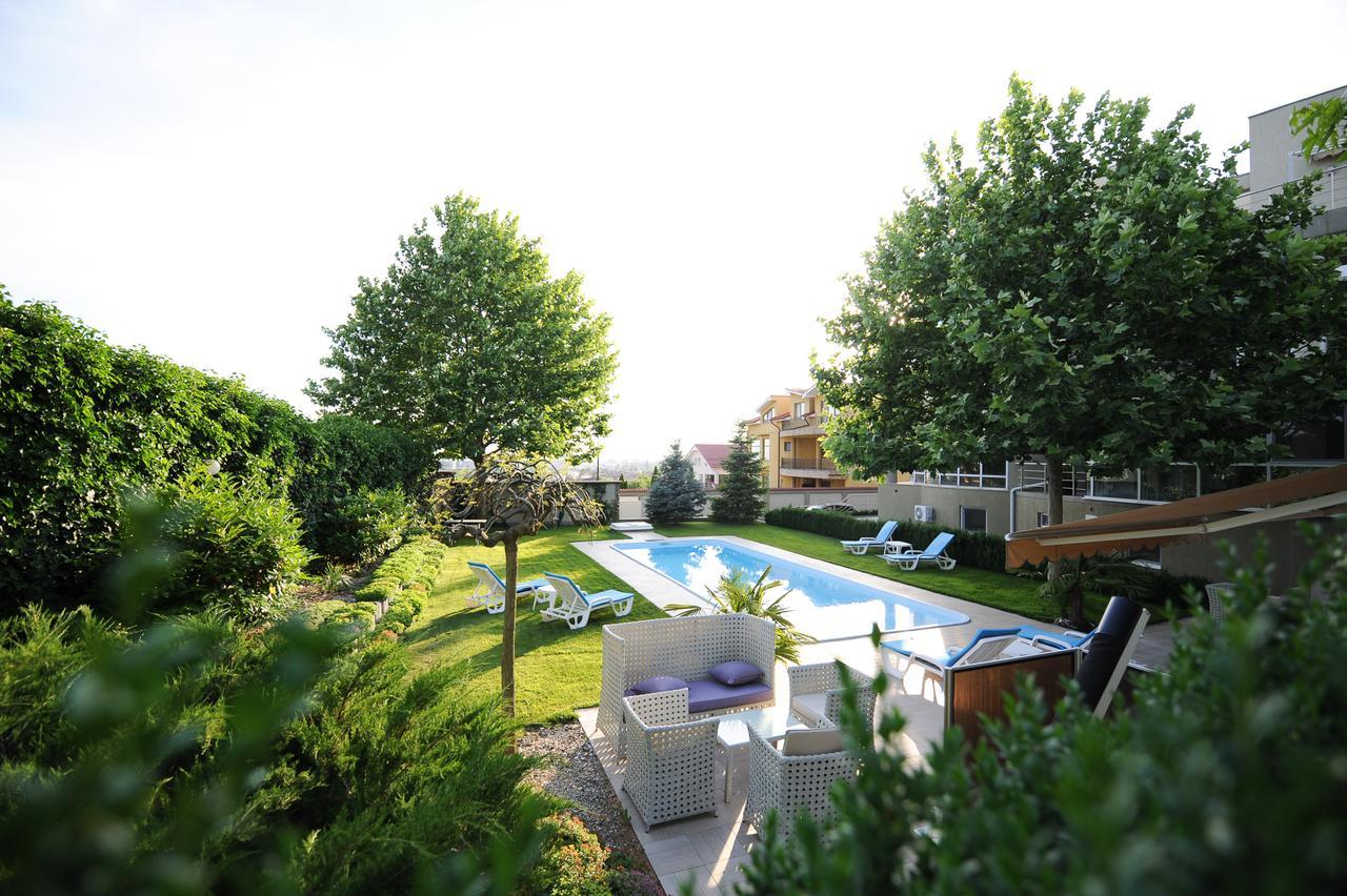 Bruxelles Guesthouse Craiova Exterior photo